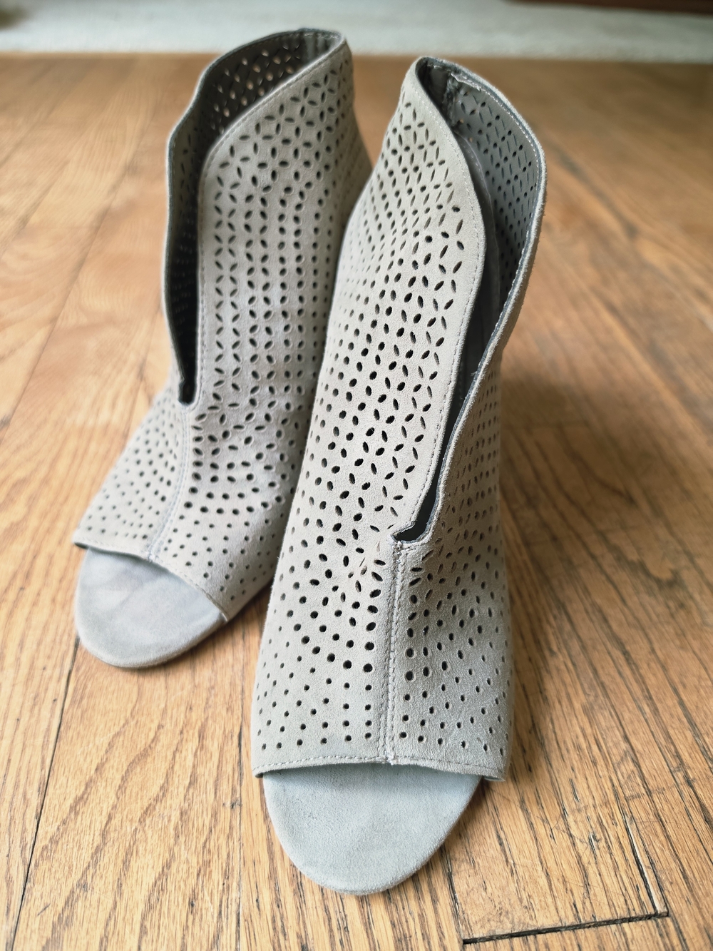 Vince Camuto Light Gray Perforated Open-Toe Heeled Booties Size 6